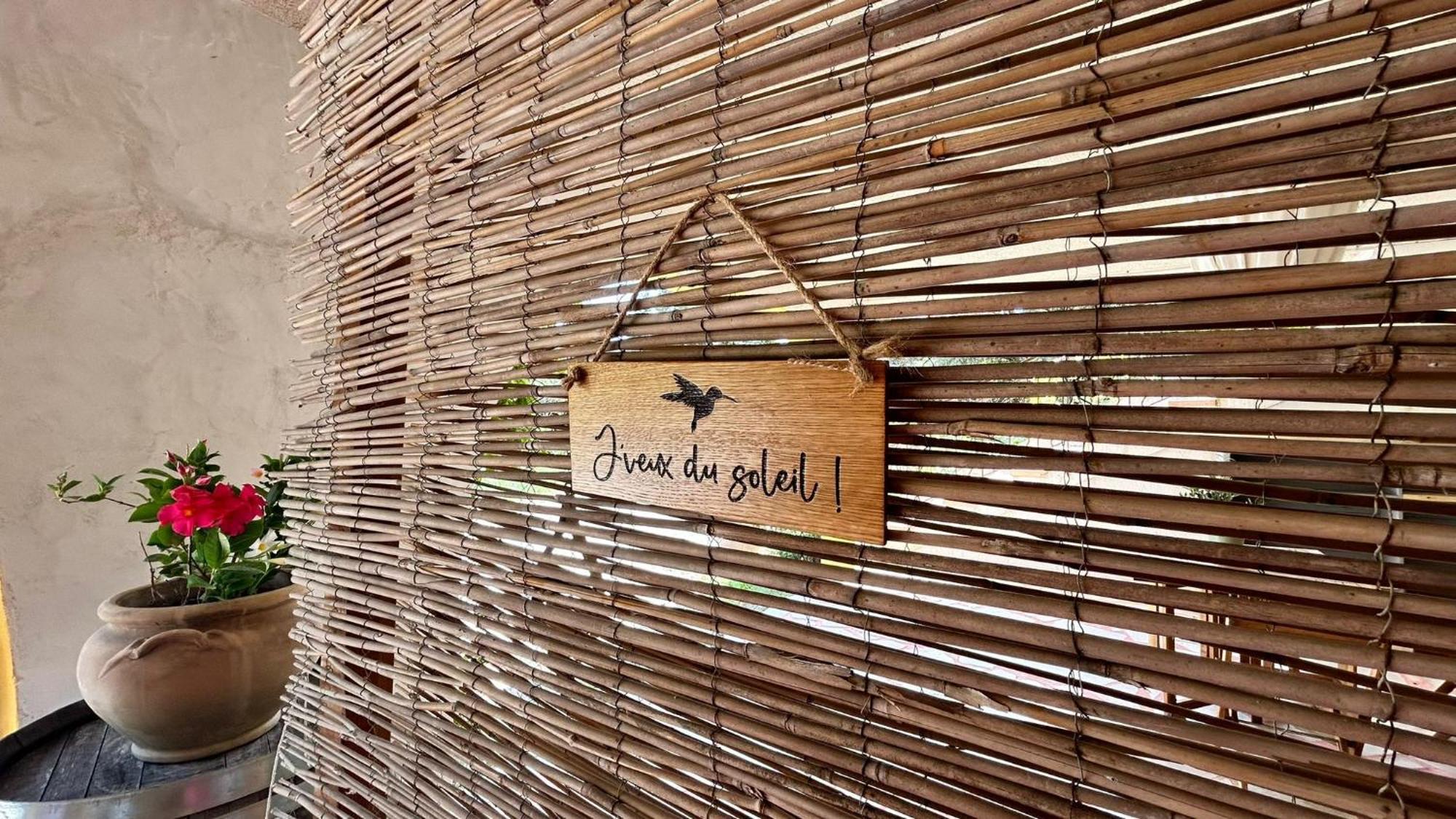 Hotel Domaine Colibri En Provence Pujaut Exterior foto