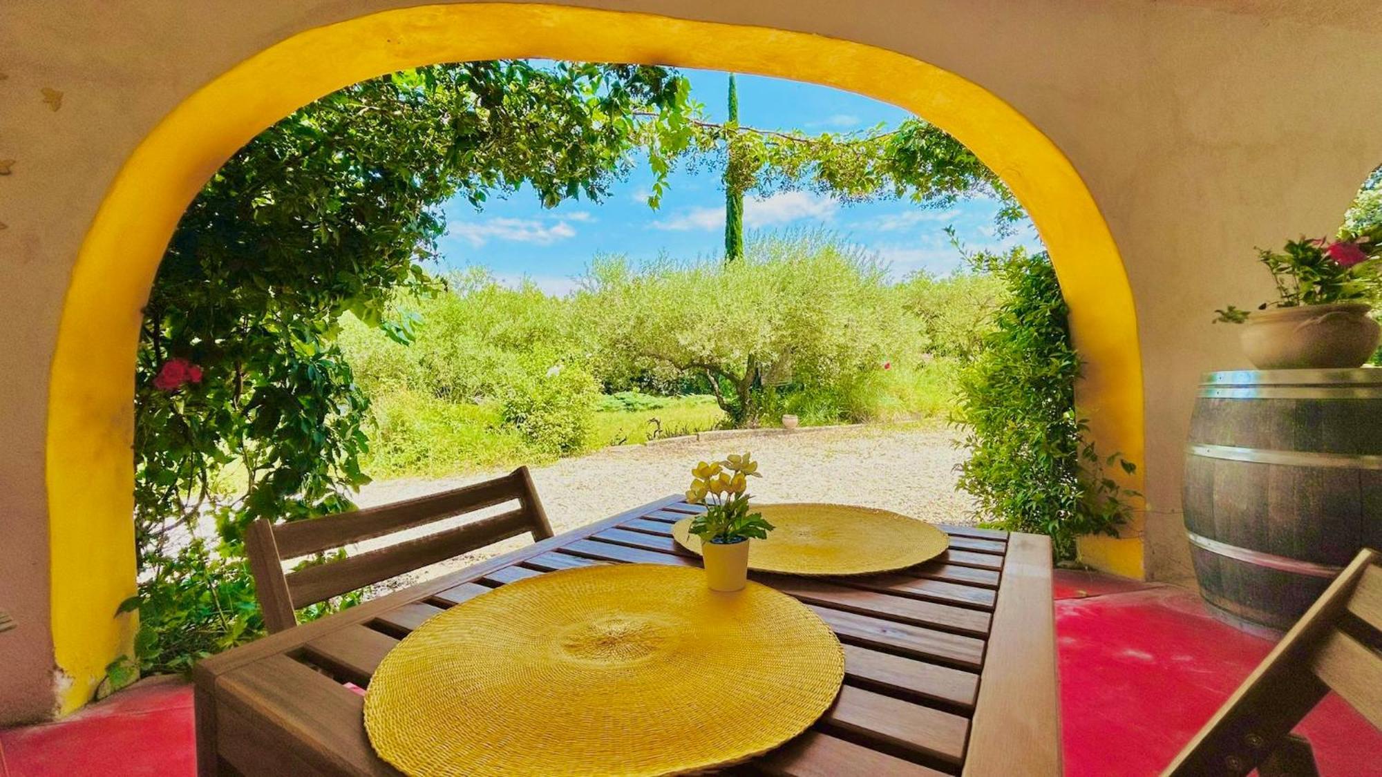 Hotel Domaine Colibri En Provence Pujaut Exterior foto